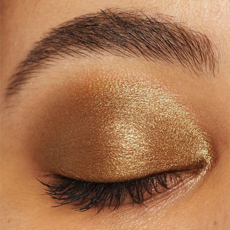 Woman showcasing Oplenza Easy Glide Eyeshadow Stick in shade Cocoa- Easy Glide Eyeshadow Stick applied on eyelid