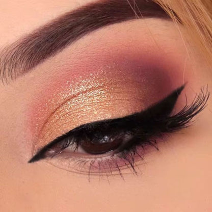 Oplenza Easy Glam Eyeshadow Palette "Gold Time" applied on eyes creating an effortless glam look with seamless blending and natural dimension