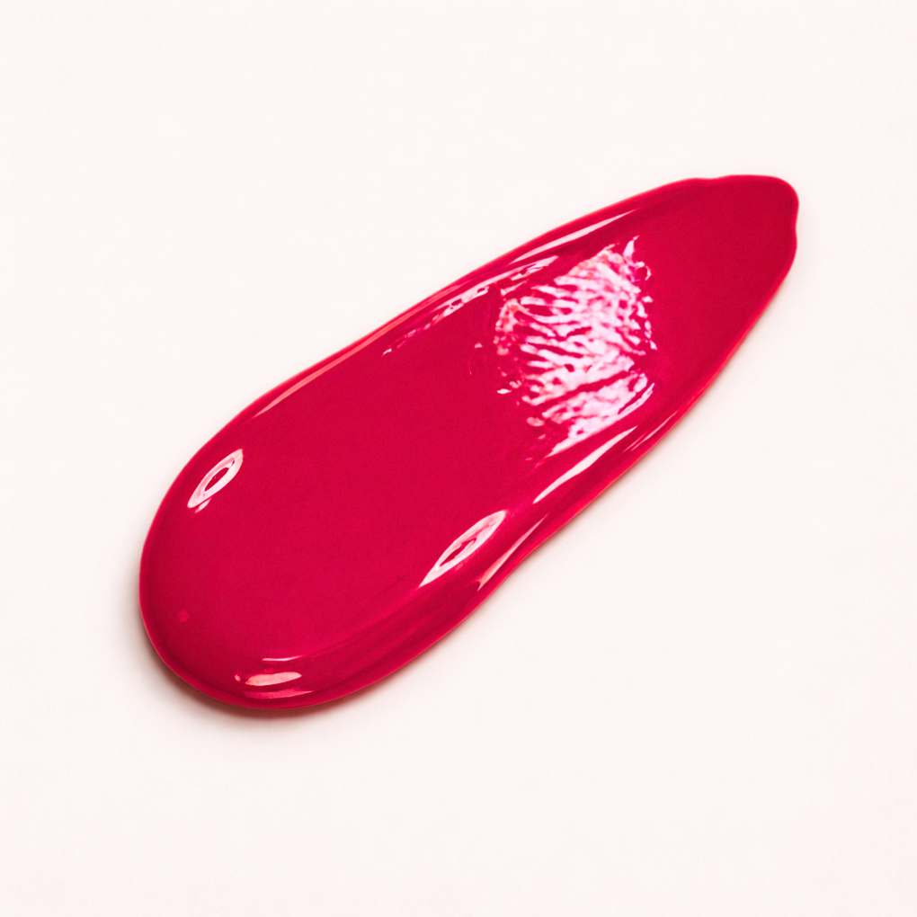 Oplenza Signature Ultra Shine Lip Gloss swatch in Luscious Red.