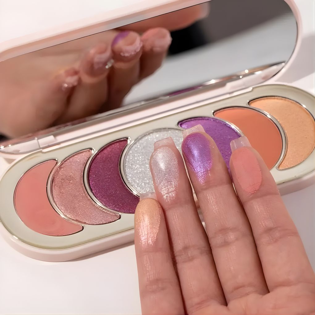 Oplenza Easy Glam Eyeshadow Palette "Moonlight" with smooth, blendable talc-free vegan eyeshadows for effortless everyday and glam eye looks