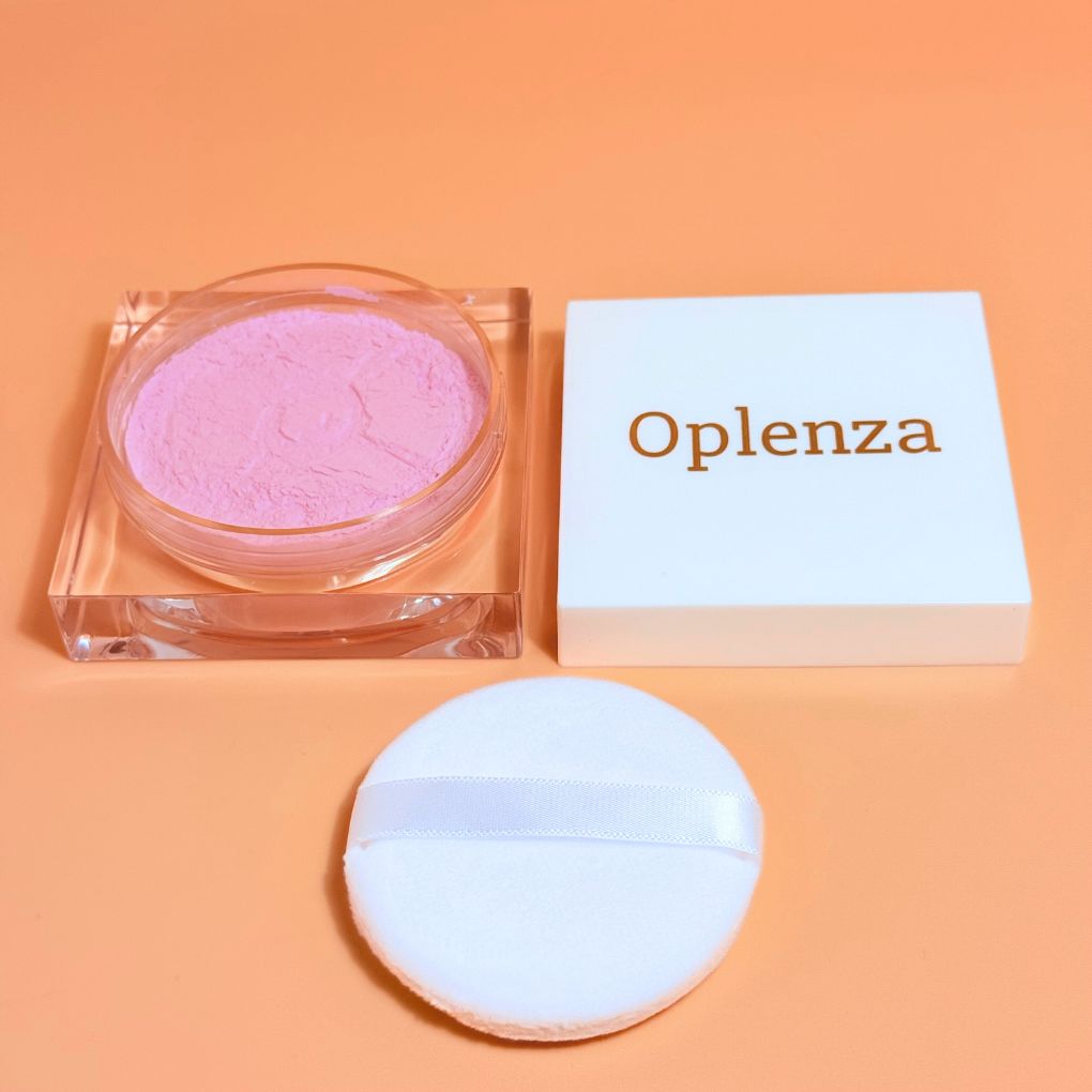 Oplenza Natural Veil Setting Powder, opened - Rosé, bold color payoff, high pigment payoff, soft matte look setting powder for a flawless, radiant beauty look.
